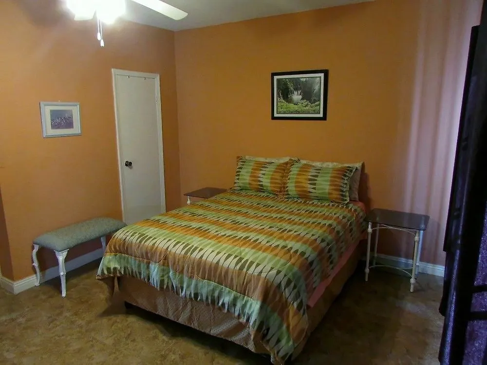 Hotel Centrally Located Guest Apartments Kingston