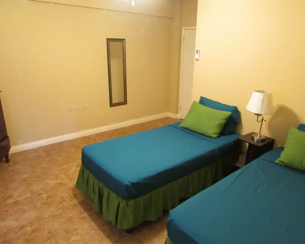 Hotel Centrally Located Guest Apartments Kingston