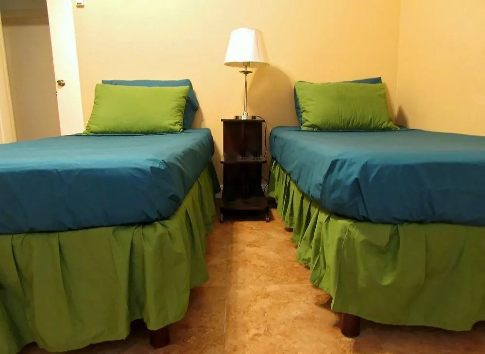 Centrally Located Guest Apartments Kingston Hotel