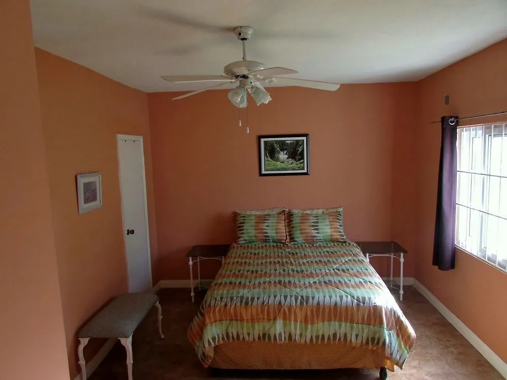 Centrally Located Guest Apartments Kingston 3*,  Jamaica