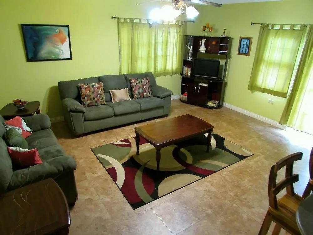 Centrally Located Guest Apartments Kingston 3*,  Jamaica
