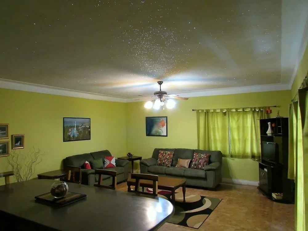 Centrally Located Guest Apartments Kingston Hotel