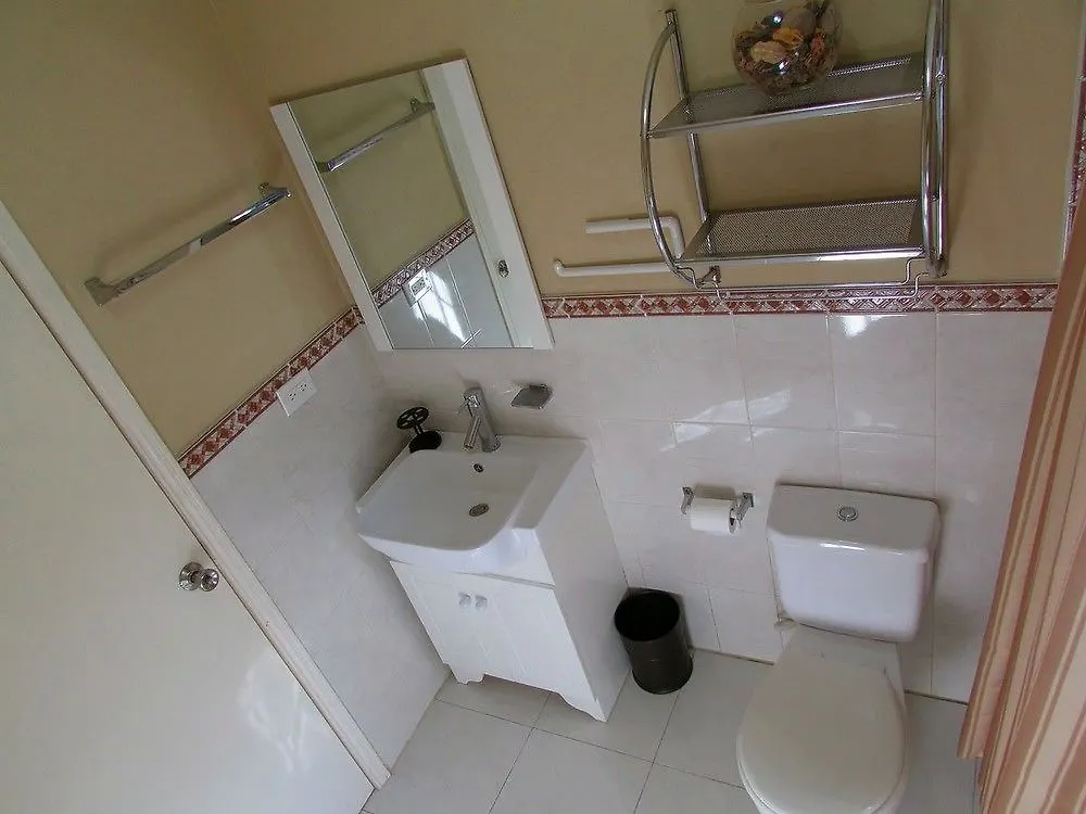 Centrally Located Guest Apartments Kingston