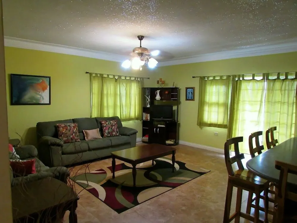 Centrally Located Guest Apartments Kingston