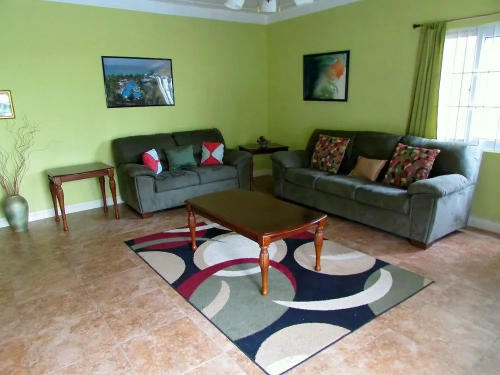 Hotel Centrally Located Guest Apartments Kingston
