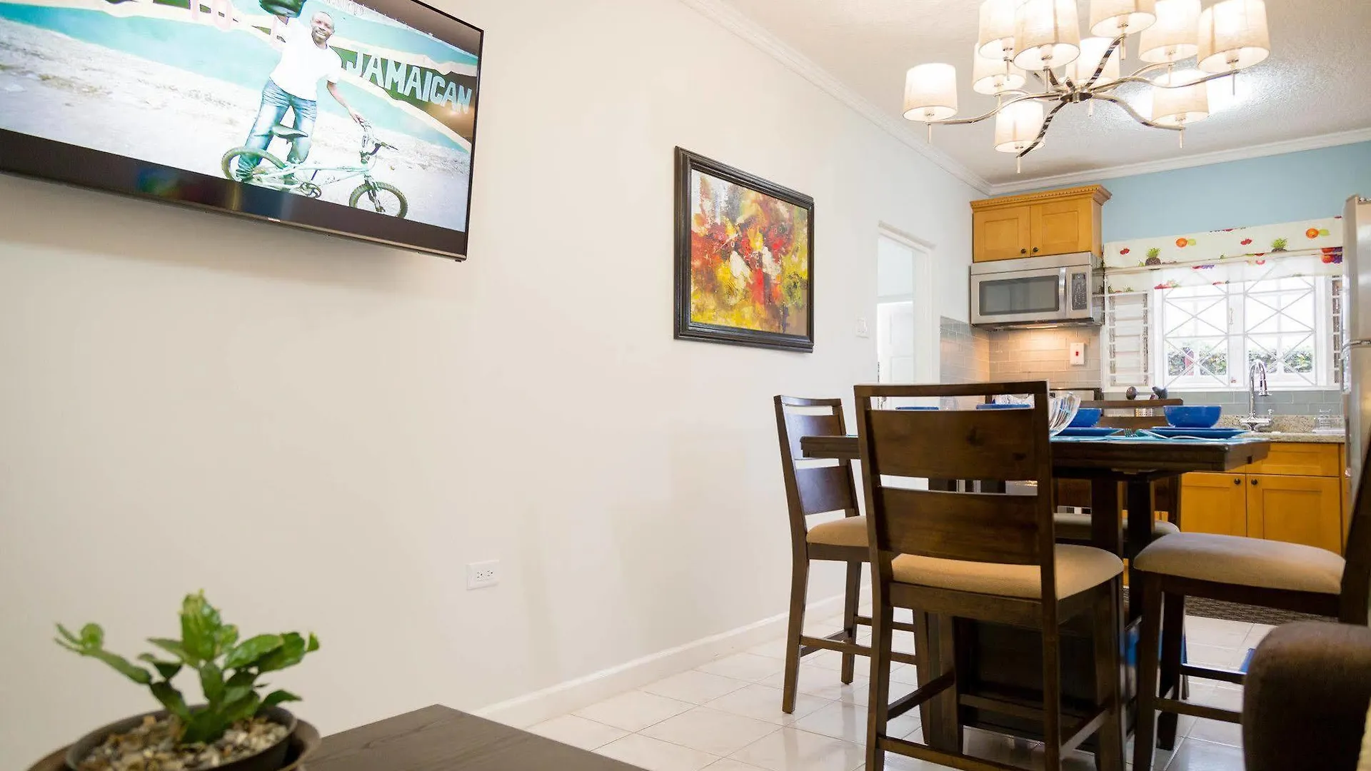 Centrally Located Guest Apartments Kingston 3*,