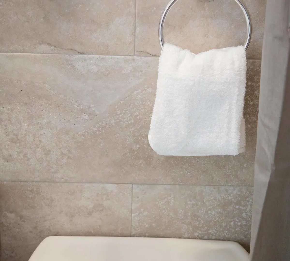 Centrally Located Guest Apartments Kingston Hotel