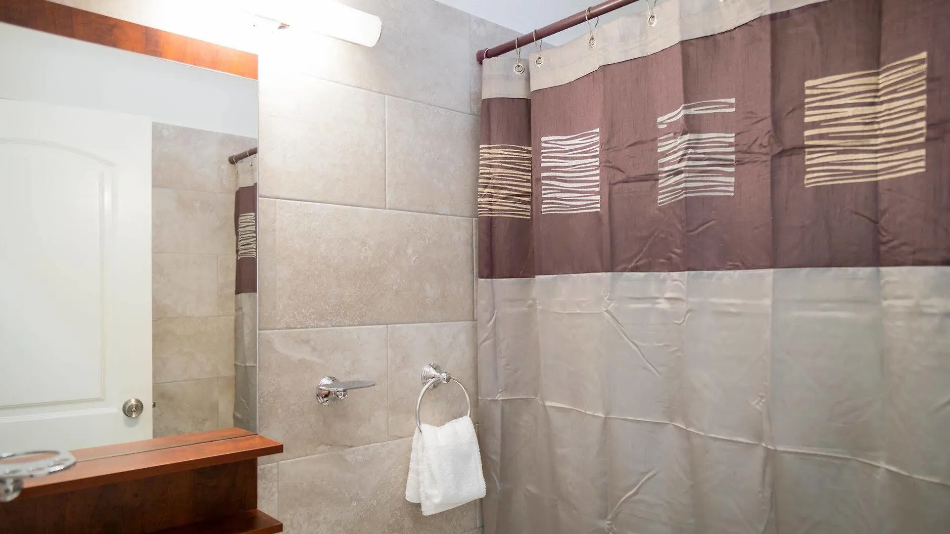 Centrally Located Guest Apartments Kingston Jamaica