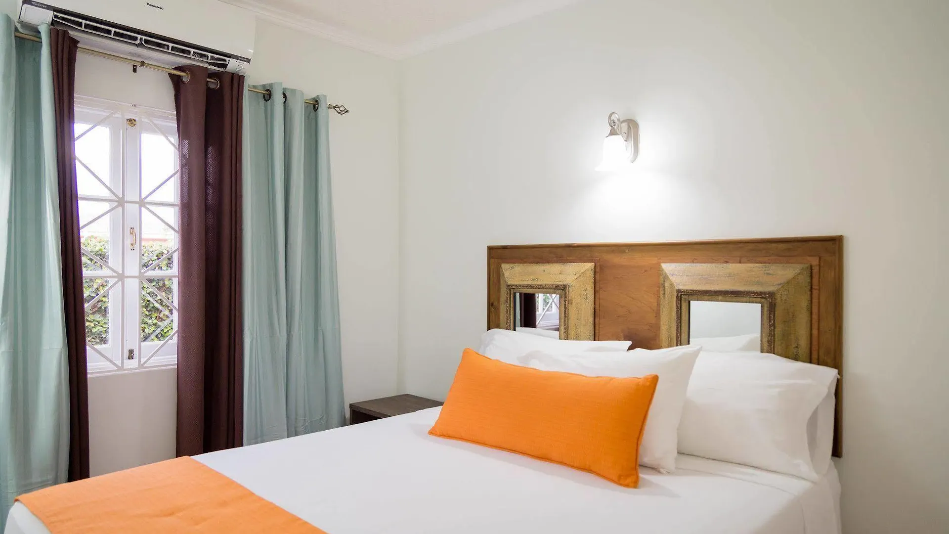 Centrally Located Guest Apartments Kingston Hotel