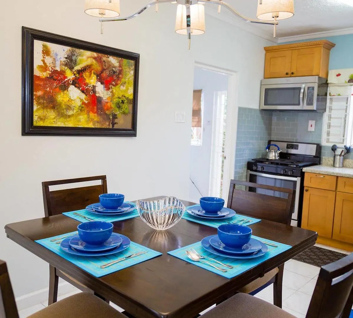 Otel Centrally Located Guest Apartments Kingston