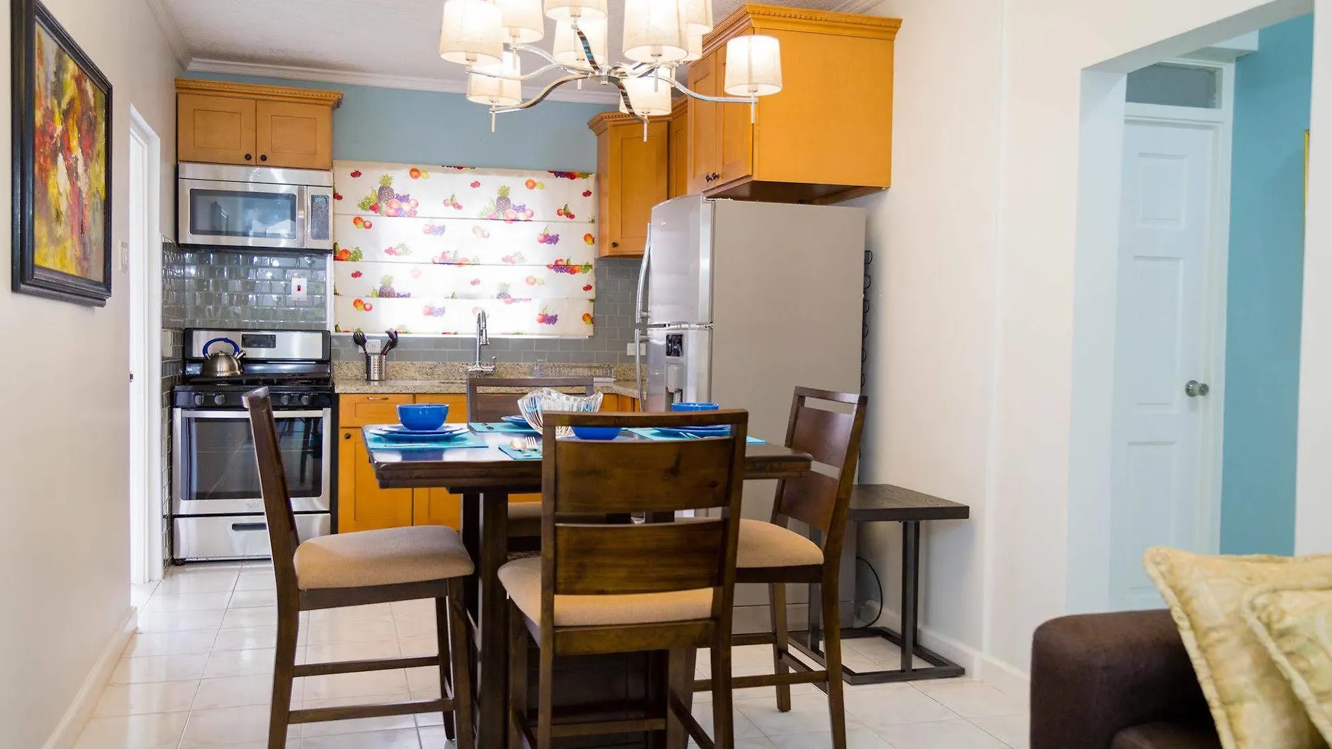 Otel Centrally Located Guest Apartments Kingston